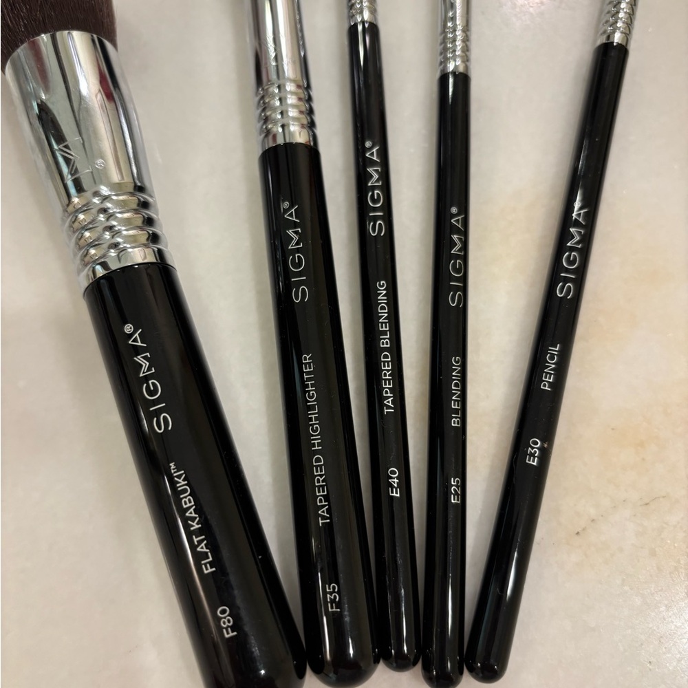FINAL REDUCTION. Sigma Beauty - Sigma Beauty Most-Wanted Brush Set - 5pc Black. - Picture 7 of 9